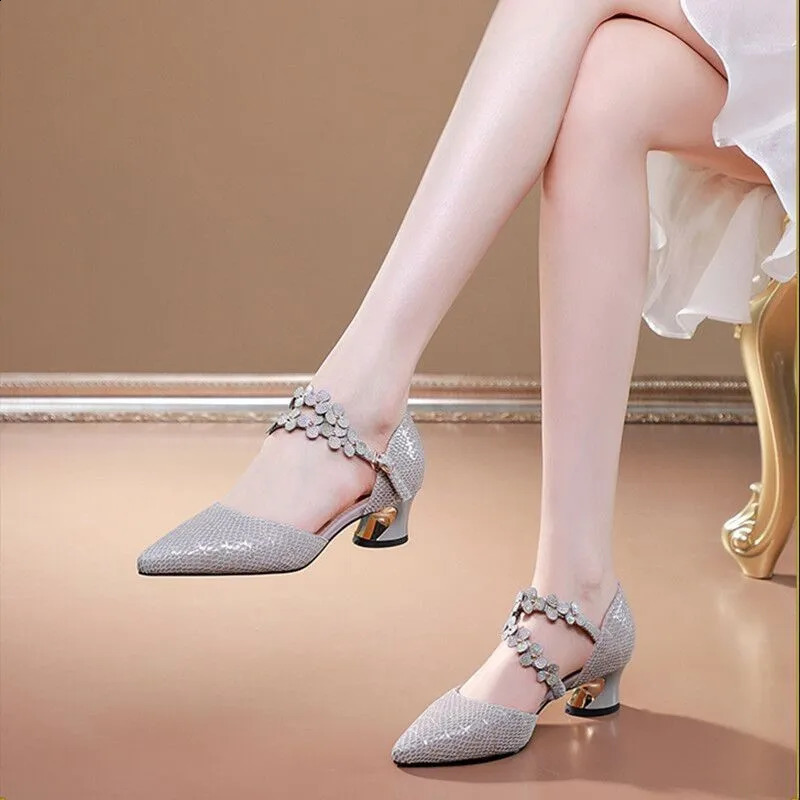 Single Shoes Womens Hollow Sandals Summer Baotou Rhinestone Large Size Trend 240718