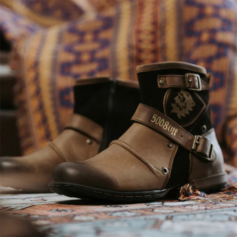 WInter Fashion Mens Shoes Boots Warm Leather Vintage Motorcycle Male Boots Riding Retro Metal Style Zippers Mens Shoes 240718