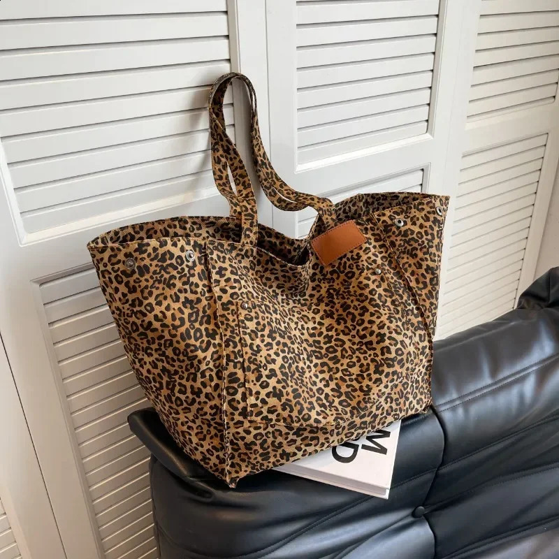 Oversized Leopard Prints Shoulder Bags for Women Deformable Canvas Large Capacity Shopping 2024 Winter Handbags 240925