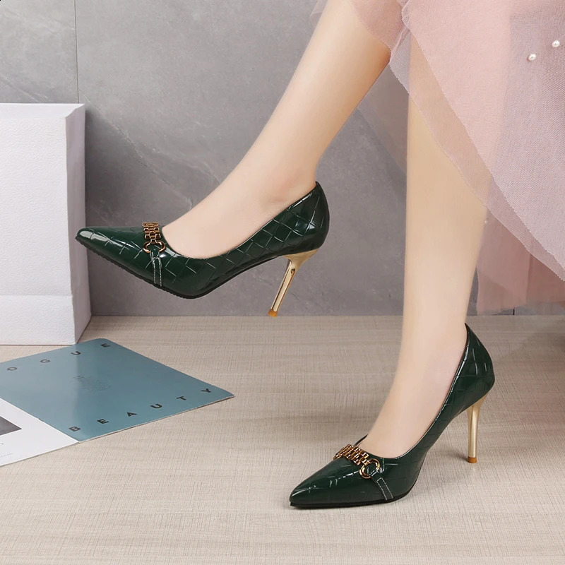 Womens fashion high heels fall pointy shallow mouth metal chain patent leather plaid single shoes 240718
