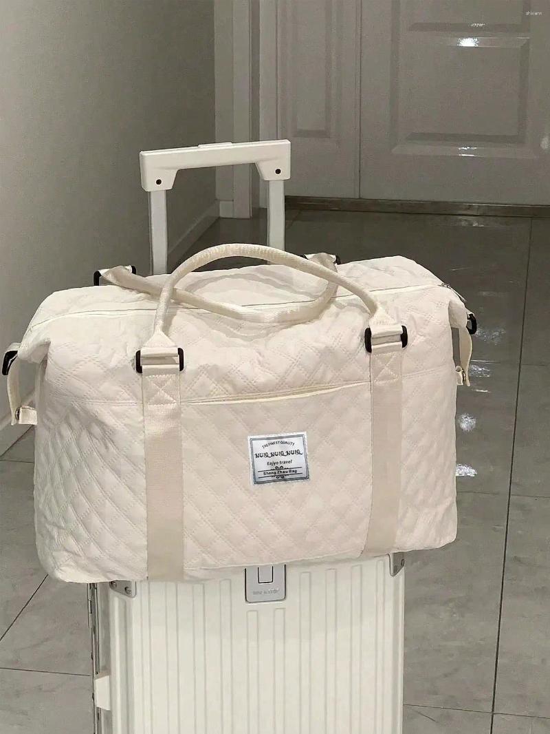 Duffel Bags Large Capacity Portable Travel Bag For Fiess Short Distance Lightweight Business Lage Adjustable zhanyishengli
