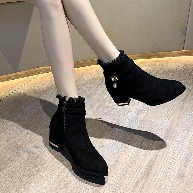 Designer Shoes In Black And White Women Boots Autumn Winter Plus Size 35-40 Fashion Shoes Versatile Trendy Free Shipping