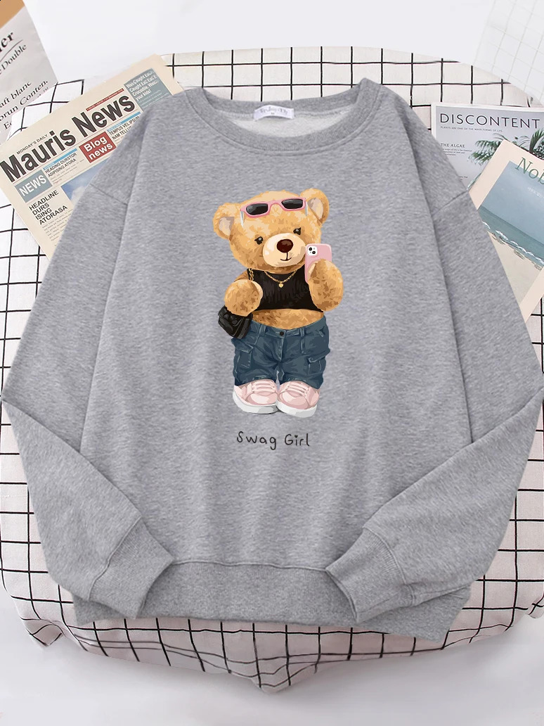 Street Teddy Bear Selfie Swag Girl Funny Sweatshirt Female Hipster Fleece Hoody Crewneck Hoodies Fashion Oversize Pullover Tops 240701