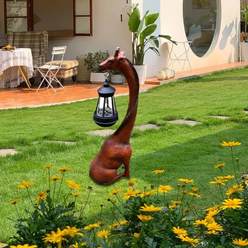 Solar Outdoor Garden Statue Decorative Giraffe Figurine Outdoor Decorations Creative Resin Lighted Garden Decor Funny Ornament 240711