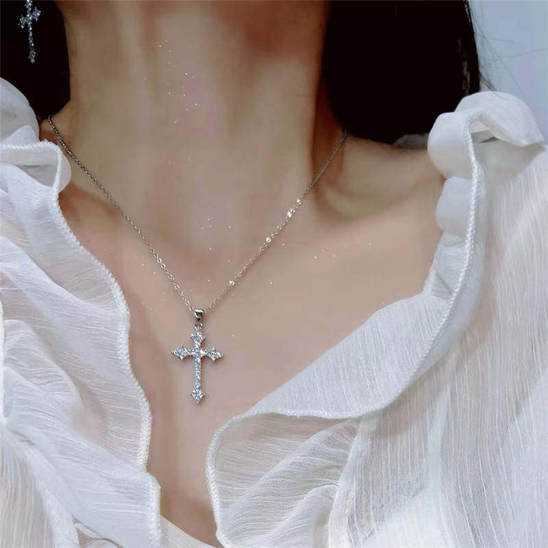 2024 Ins Top Sell Wedding Jewelry Sets Simple Fashion 925 Sterling Silver Round White Lab Moissanite Diamond Party Cross Pendant Dangle Earrings Clavi