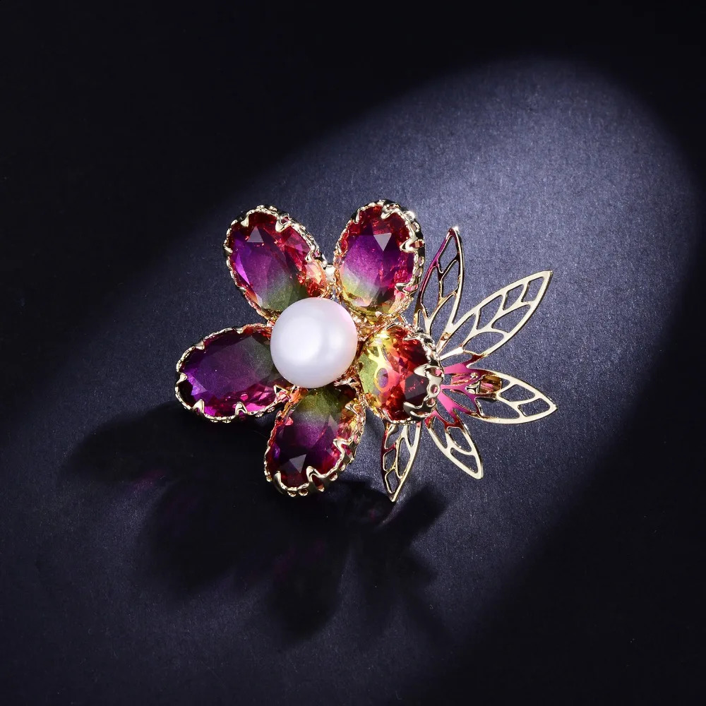 Hongye Freshwater Pearl Flower Brooches for Women Gold Brooch Sweater Pins Fine Jewelry Bouquet Party Wedding Accessories 240713