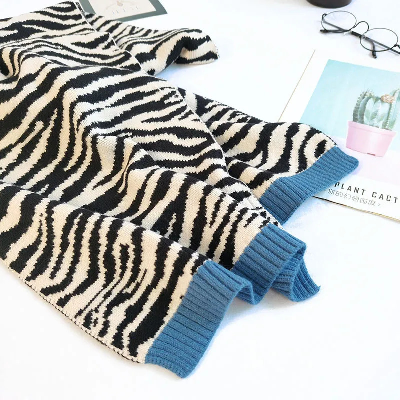 Fashion Winter Scarf Zebra Print Knitted Scarves Wraps Sharp Angle Shawls Warm Long Narrow Sweet Girl Small Skinny Neckerchief 240712