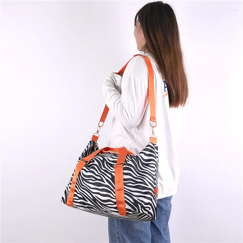 Duffel Bags Zebra Stripe Pattern Large Size Lage Travel Oxford Waterproof Weekend Bag Casual Big Duffle Lightweight Fiess ca45