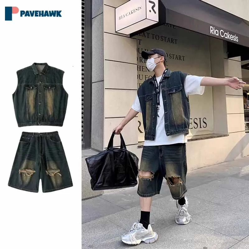 High Street Retro Denim Set Men Sleeveless Cargo Cowboy Vestloose Jean Shorts Male Two Piece Sets Harajuku Casual Suits Summer 240715