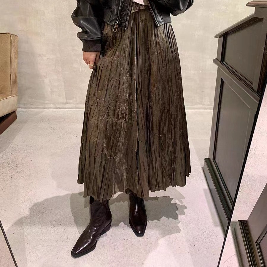 designer shoes in black and white Ancient Pointy v-nec with ruffled heels, Western Cowboy Boots, Jurchen people leather booties 4