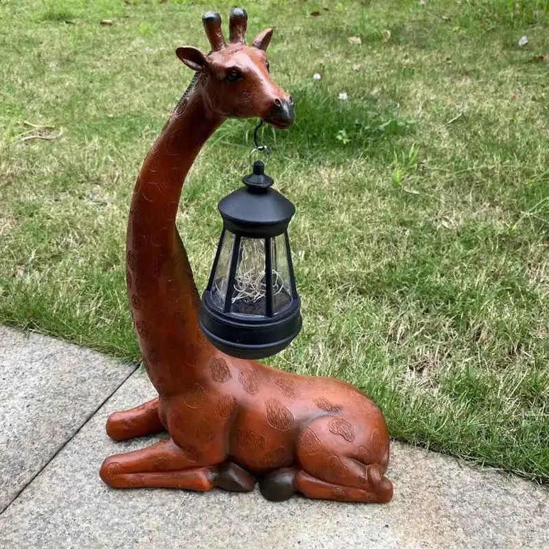 Solar Outdoor Garden Statue Decorative Giraffe Figurine Outdoor Decorations Creative Resin Lighted Garden Decor Funny Ornament 240711