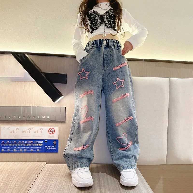 Jeans New 2024 Spring Teenagen Girls Jeans Stars Love Towel Embroidered wide Leg Long pants Baggy Denim Trousers for 4-13yrs Kids Girl