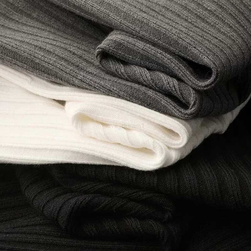 Light Business Vertical Stripe Polo Sweater Mens Autumn and Winter Leisure Slim Fit Handsome Knitwear Pullover Half Zip Top Z240912