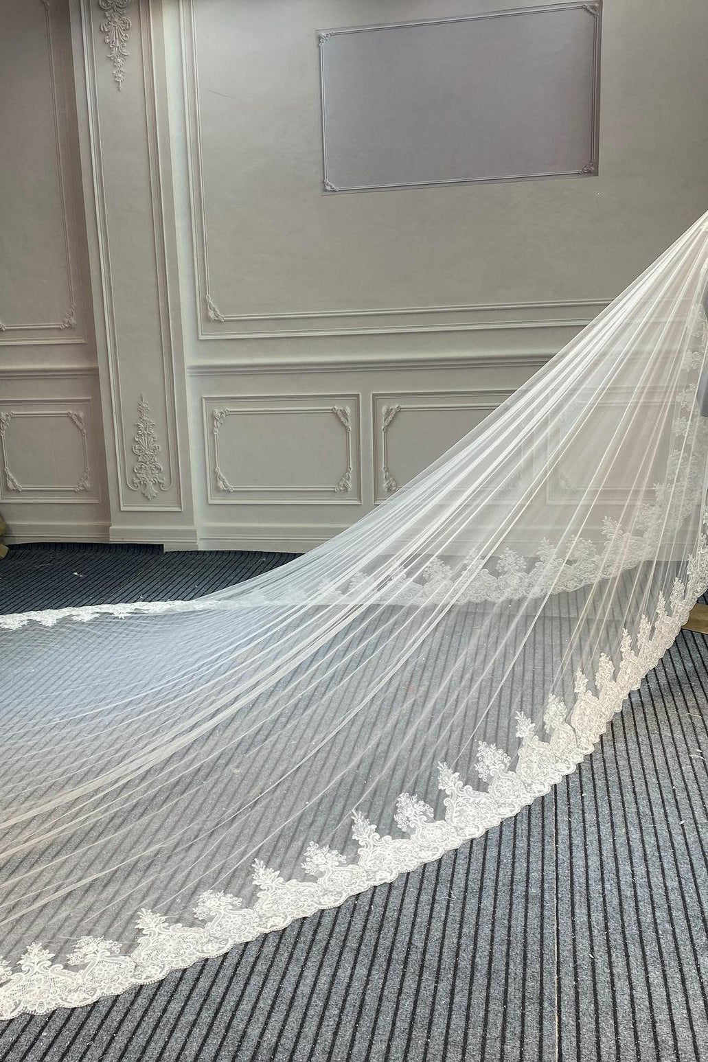 Bridal Veils Luxurious White Ivory 3m Cathedral Long Voile Marriage Lace Appliques Wedding Veil Tulle With Comb Bride Accessories
