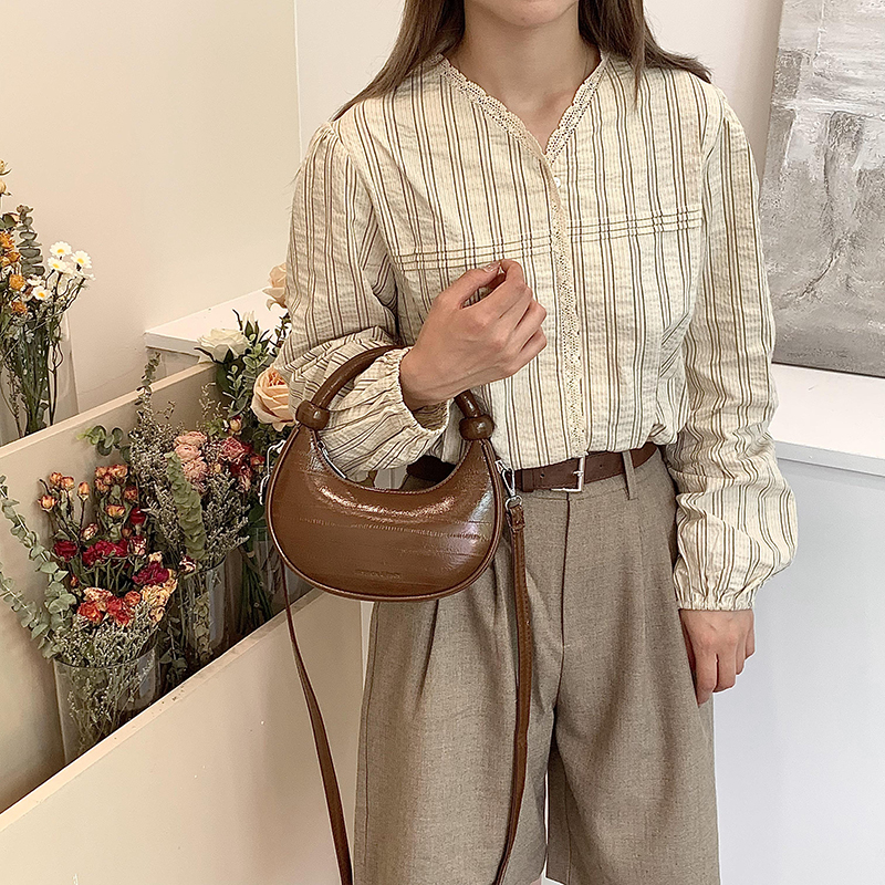 The tote bag Summer Wholesale Products Half Moon Handbags Ladies Simple Design Ladies Fashion Bags with Custom Printed Logo