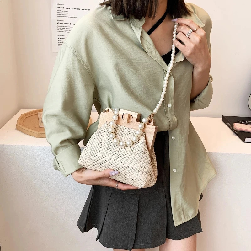 Beautiful Pearl Chain Straw Bag Womens Handbag Summer Wooden Lattan Shoulder 240919