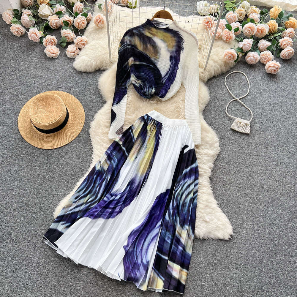 French Fragrance for Womens 2023 Autumn New Printed Knitwear+pleated Half Skirt Two Piece Set Fashion Short Waist Temperament Lace Dress SKINNY DRESS