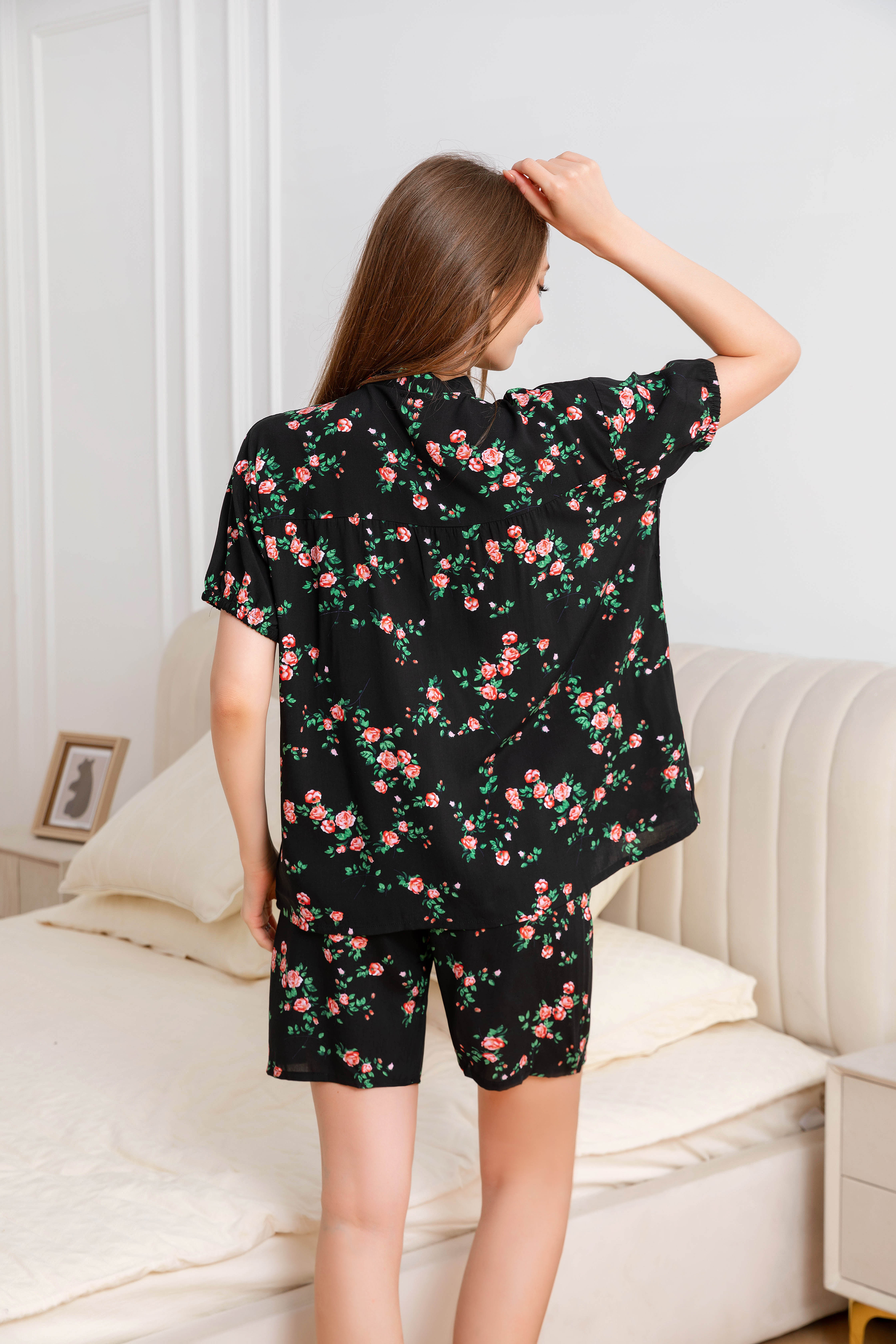 Women's home clothes, pajamas, black background, small rose shorts set D206