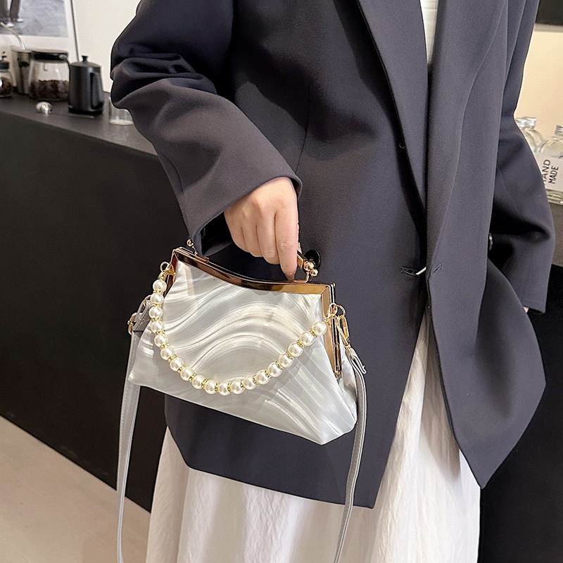 2024 new trendy and fashionable clip on shell bag, pearl handbag, stylish single shoulder diagonal cross women's bag H723#33 ddmybear
