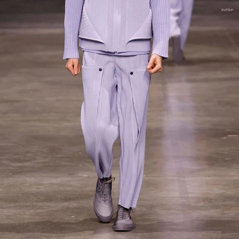 2025 S Fashion Designer Men S Pants Miyake Pleated Pocket Detachable Cargo Designer Clothes Business Casual Straight Leg
