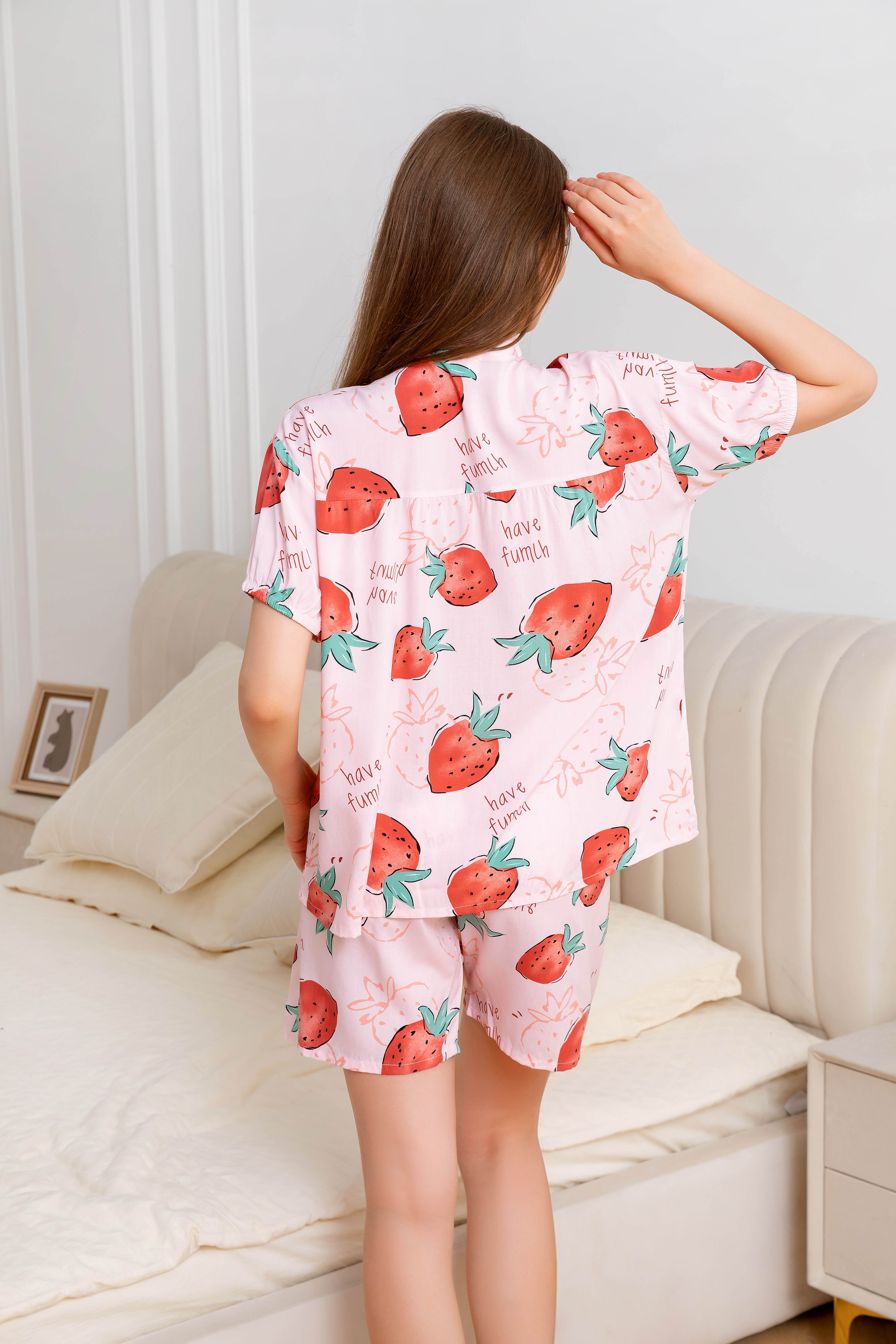 Women's home clothes pajamas foundation make-up strawberry shorts set D204