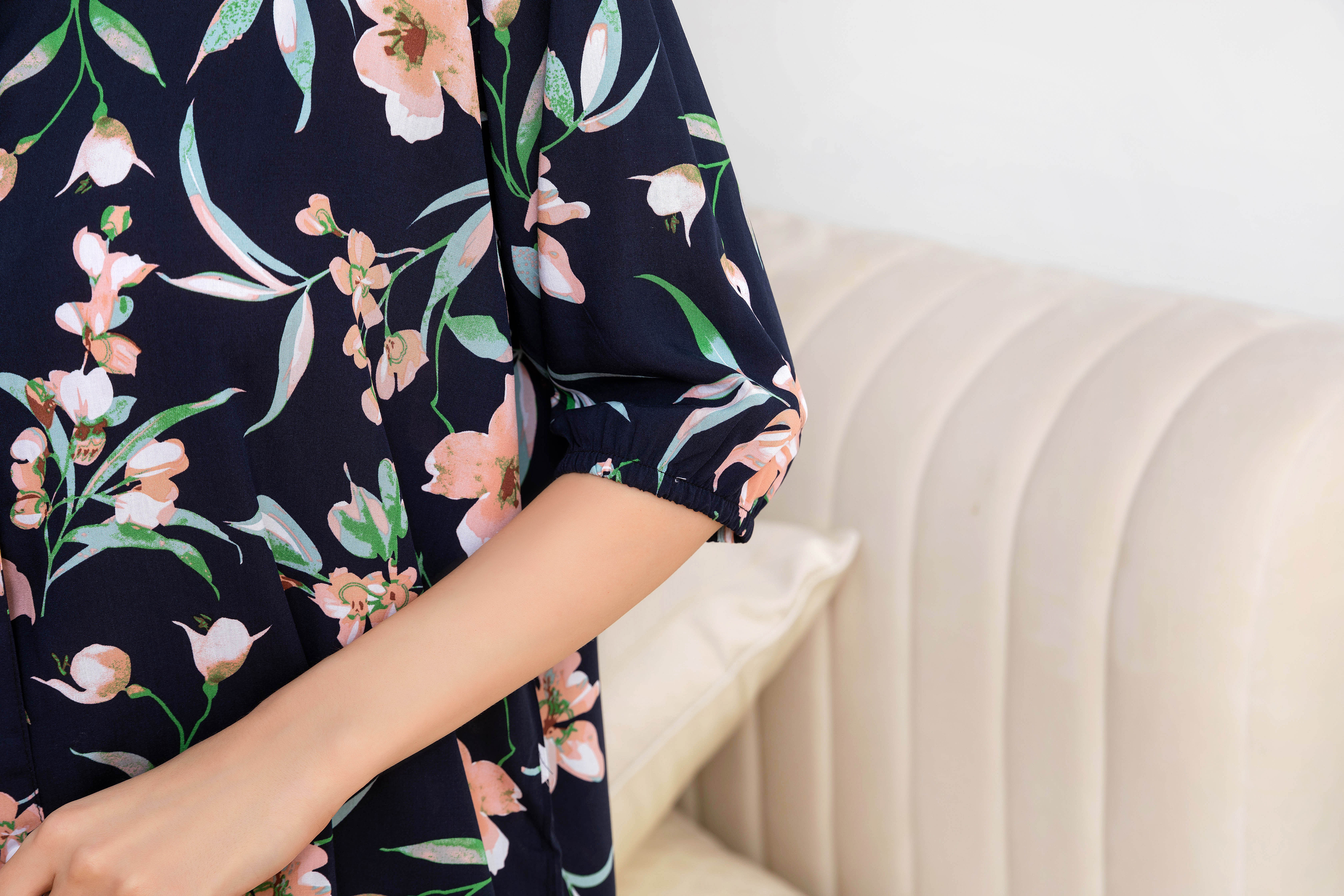 Women's Home Clothes, Pajamas, Black Bottom, Gardenia Flower Pants Set C208