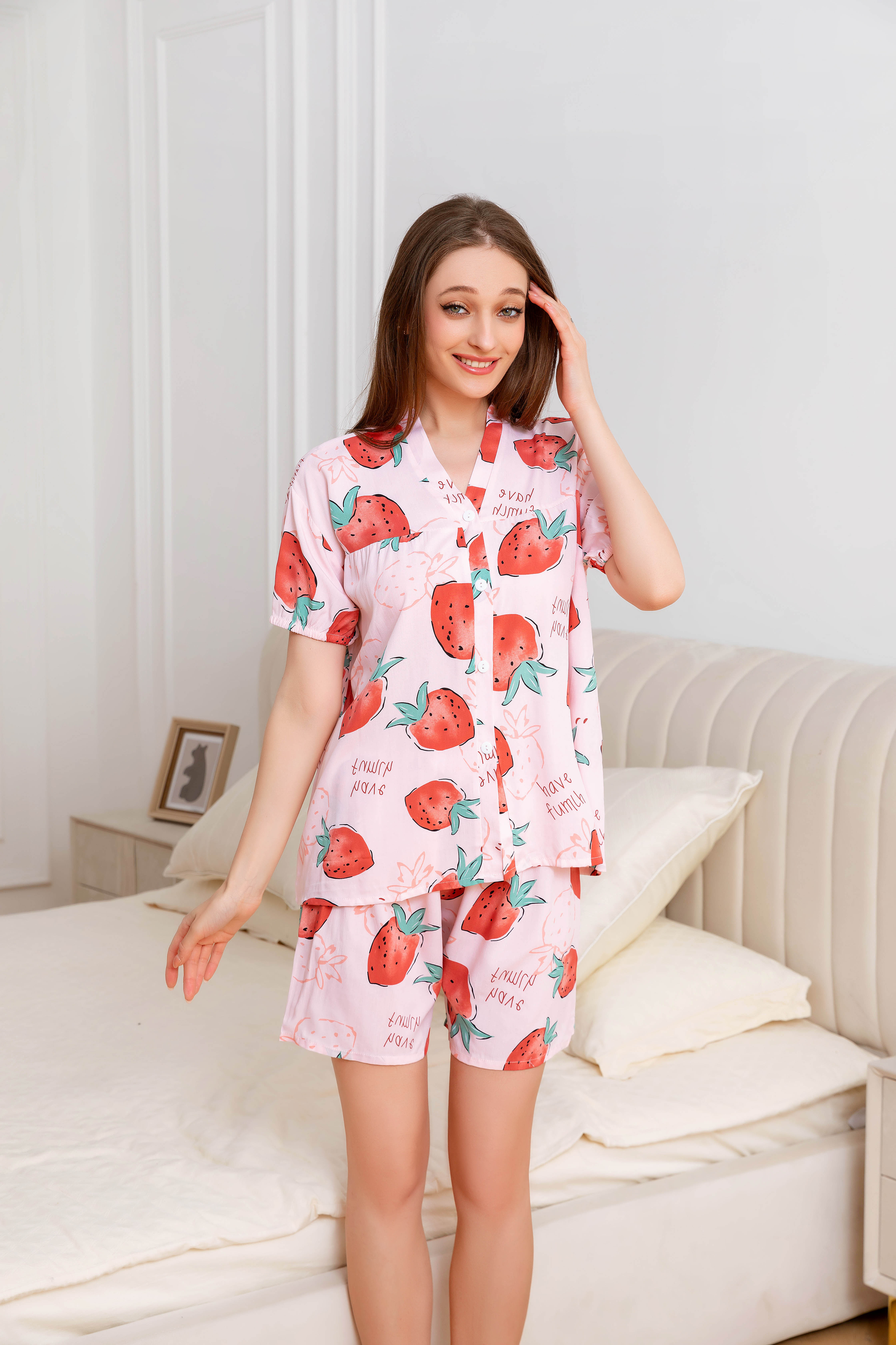 Women's home clothes pajamas foundation make-up strawberry shorts set D204