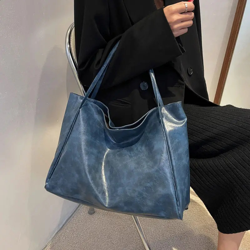 Womens handbag fashionable underwear bag large capacity soft Pu leather shoulder retro cross body casual portable bucket 240723