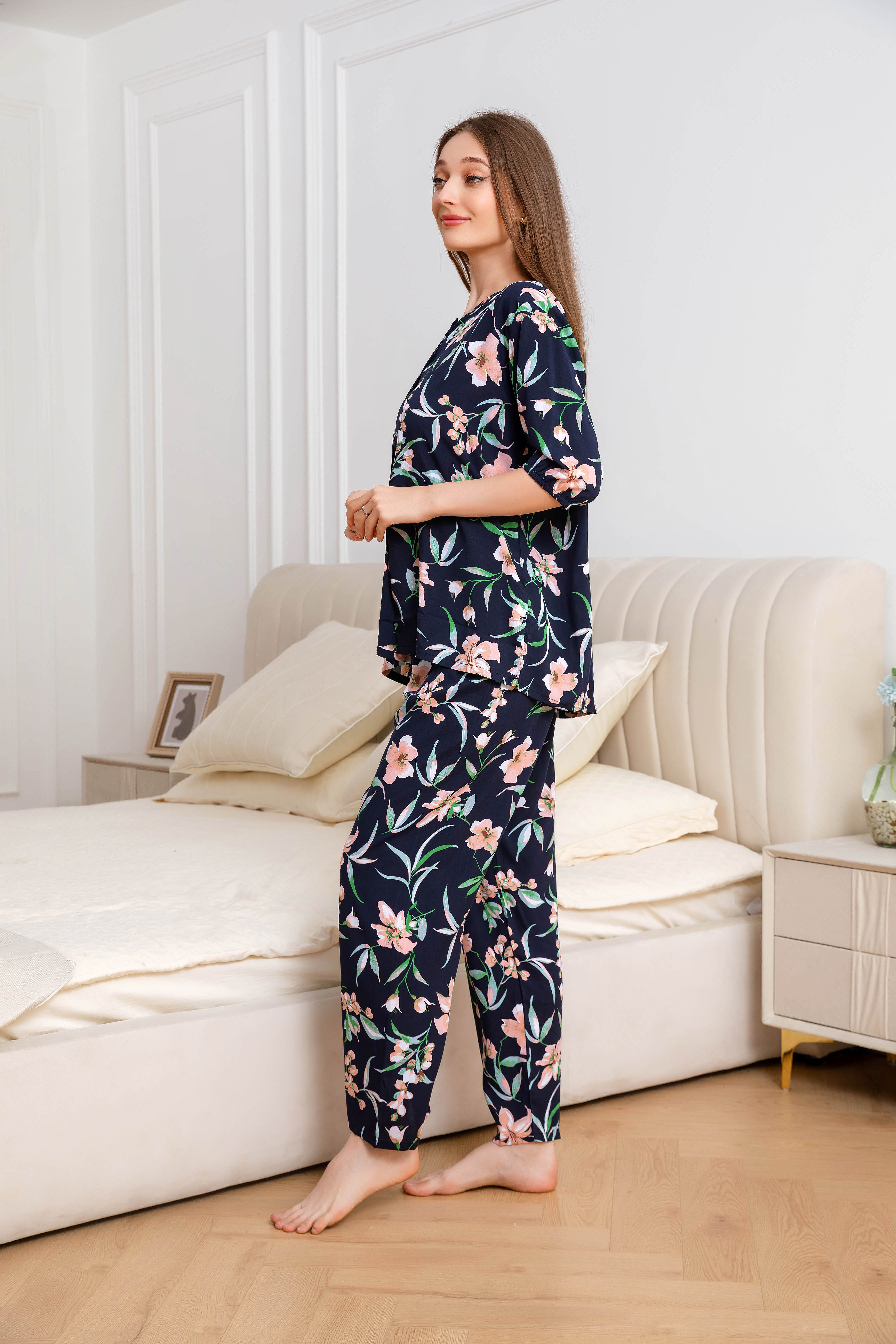 Women's Home Clothes, Pajamas, Black Bottom, Gardenia Flower Pants Set C208