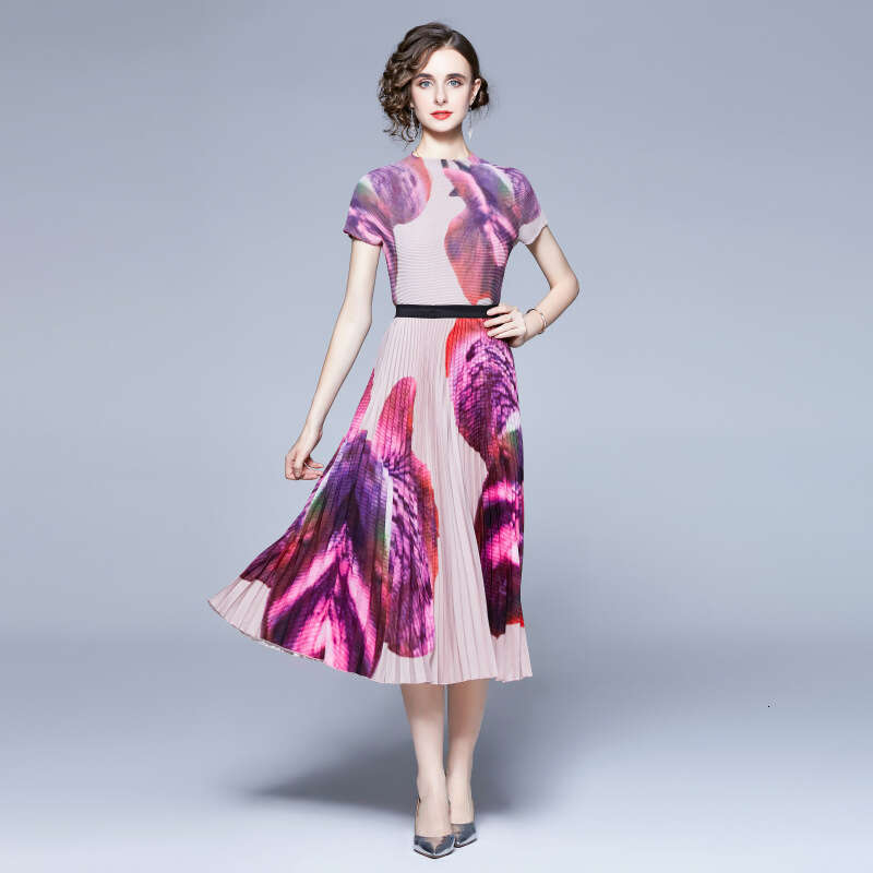 Comfortable and Casual 2022 Summer Outfit with Western-style Printed Three House Pleated Fashion Set of Two Pieces Sexy Bifurcated Oversize Dress Silk