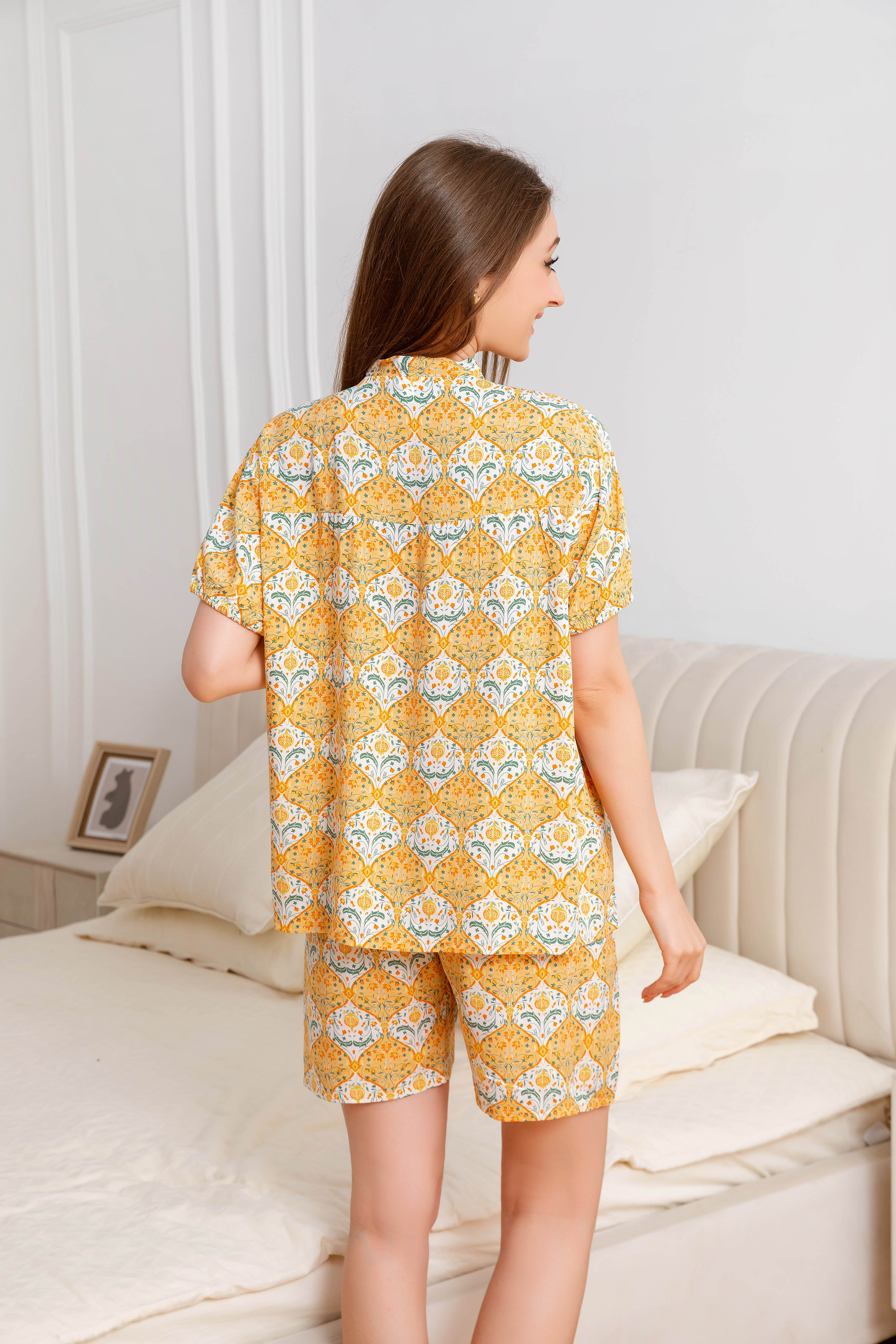 Women's home clothes, pajamas, yellow background, pomegranate pattern shorts set D205