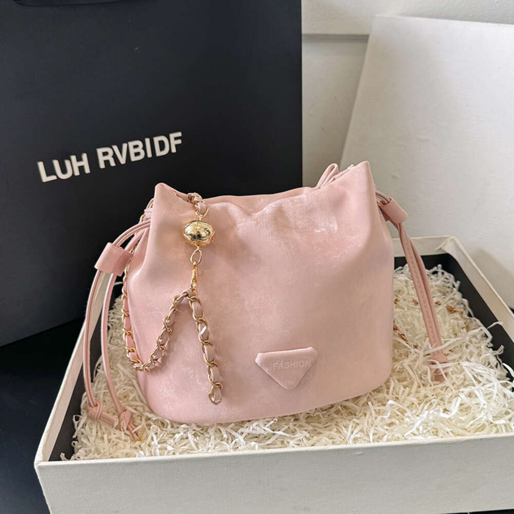This year's popular small for women in 2024, new high-end and niche chain crossbody bag, single shoulder bucket bag H723#21 ddmySept