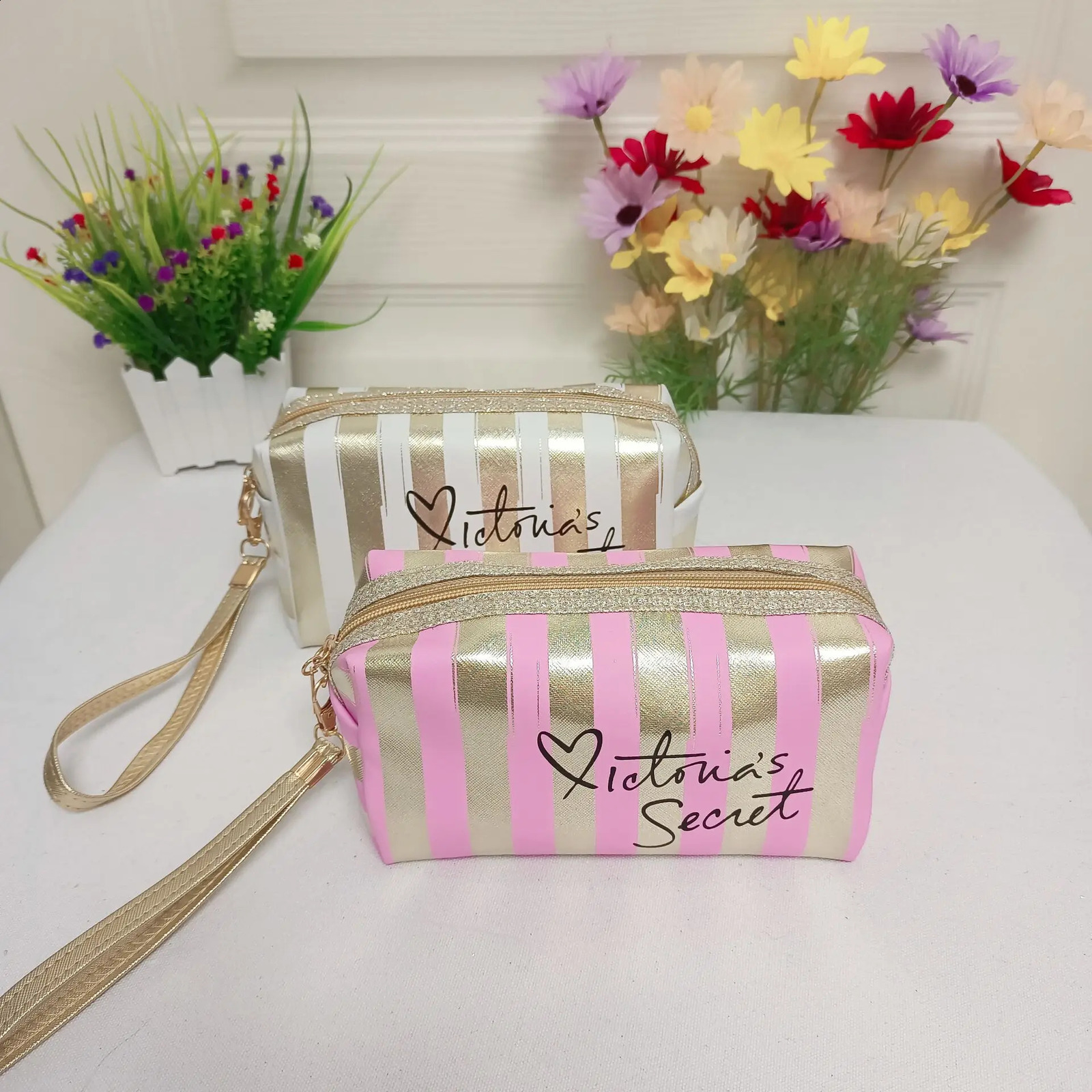 Portable Stripe Makeup Bag Small High Beauty Handheld Bag Mini Portable Cosmetic Storage Bag Waterproof Womens Bag 240723