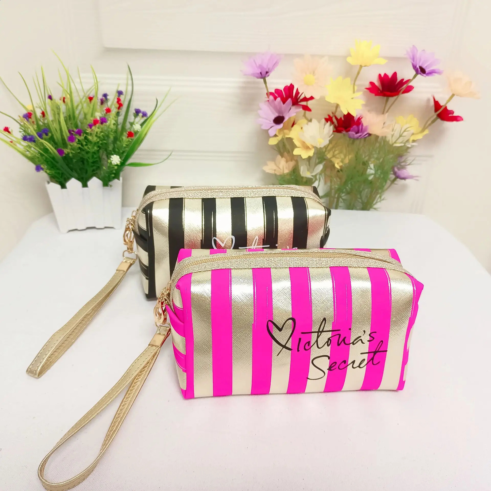 Portable Stripe Makeup Bag Small High Beauty Handheld Bag Mini Portable Cosmetic Storage Bag Waterproof Womens Bag 240723