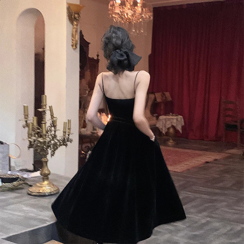 French Black Velvet Spaghetti Strap Midi Dresses for Women Autumn Elegant Party 2piece Aline Evening Prom Female Clothing 240627