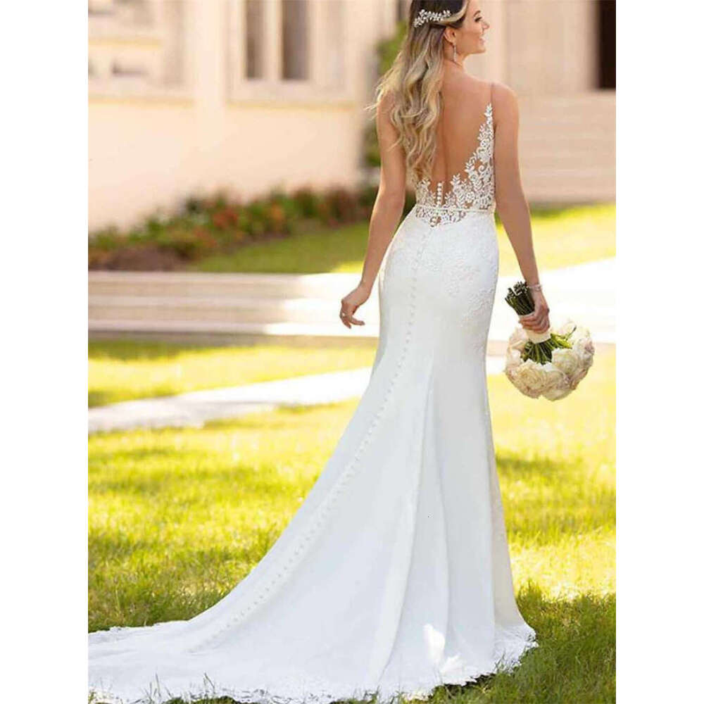 Sexy Mermaid Wedding Dresses V Neck Bride Gowns Sleeveless Bridal Robes Appliques Buttons Backless Lace Charming