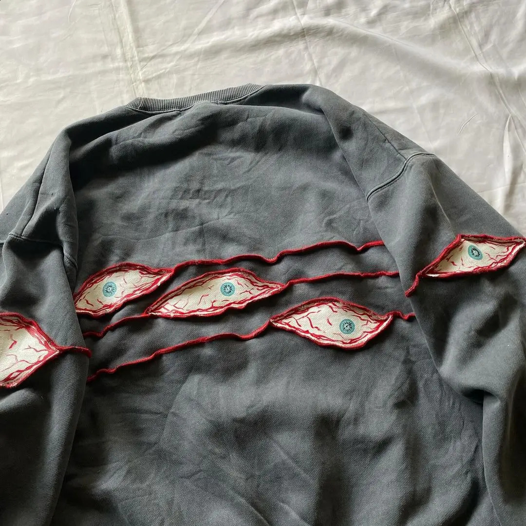 Streetwear Sweatshirt Y2K Mens Retro Hip Hop Eyeball Patch Oversized Pullover Sweatshirt Harajuku Gothic Long Sleeve Tops 240717