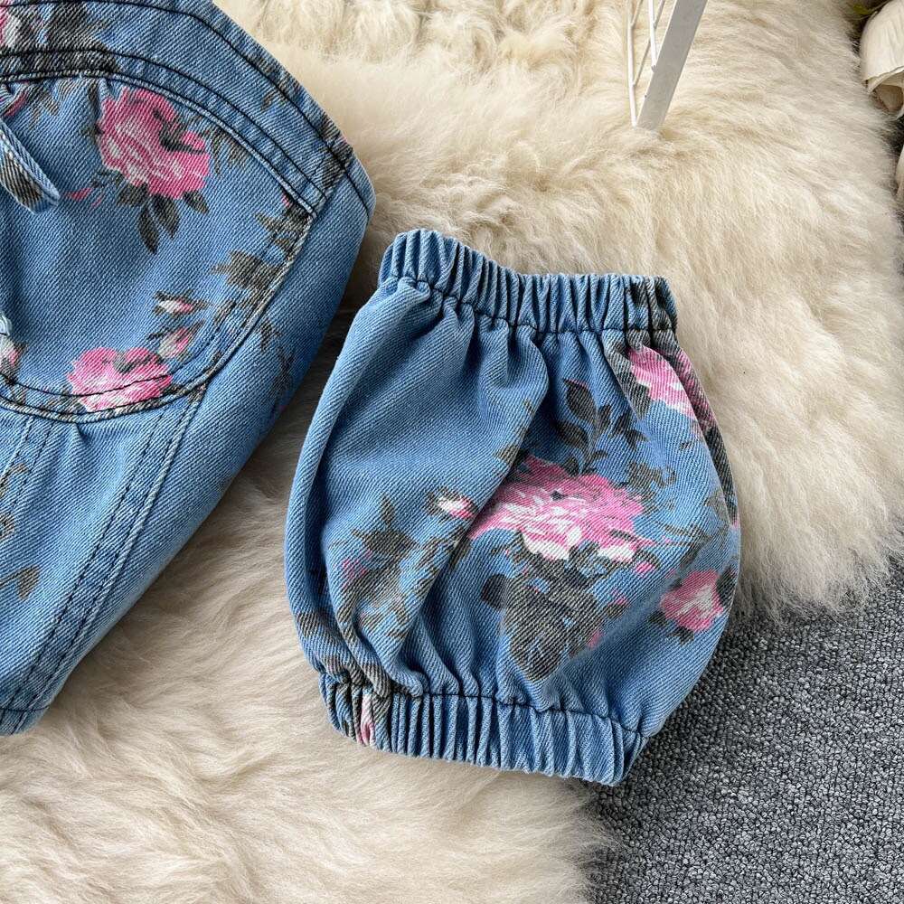 Hong Kong Flavor Womens Sweet Spicy Girl Off the Shoulder Suspended Tank Top Wearing High Waist Split Half Skirt Set of Two Temperament Waist Short De