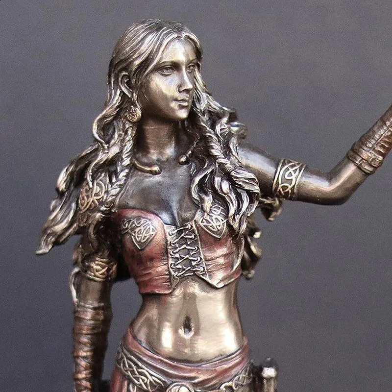 High Quality Resin Statues Morrigan The Celtic Goddess Of Battle With Crow Sword Bronze Finish Statue For Home Decoration 240723