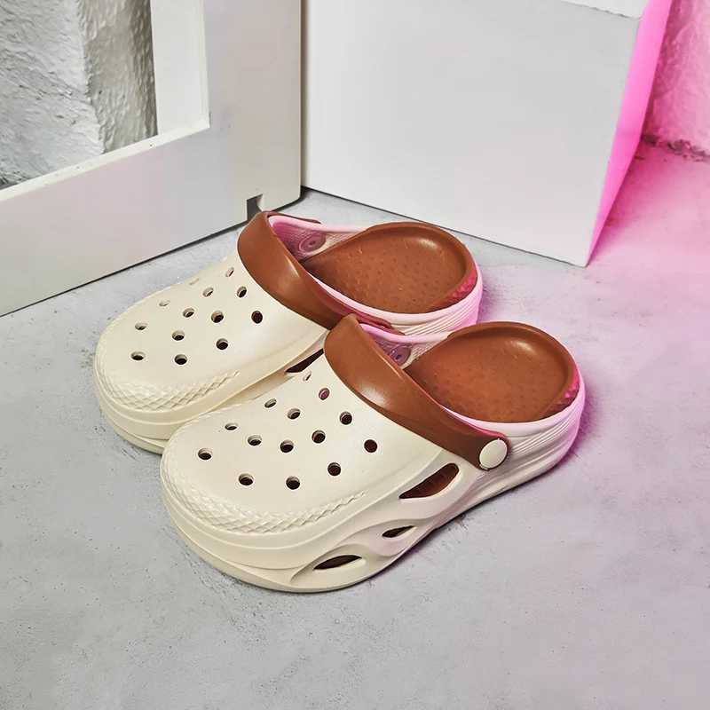 Sandals Luxury Children Slipper Summer Girls Sandals Beach Casual Shoes Sneaker Thick Sole Kids Clogs 2024 New Cute Girls Slipper ShoesL24722