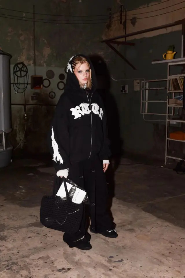 Y2k letter spliced zipper hoodie Gothic streetwear retro fashion loose embroidered sweatshirt mens and womens clothing 240814