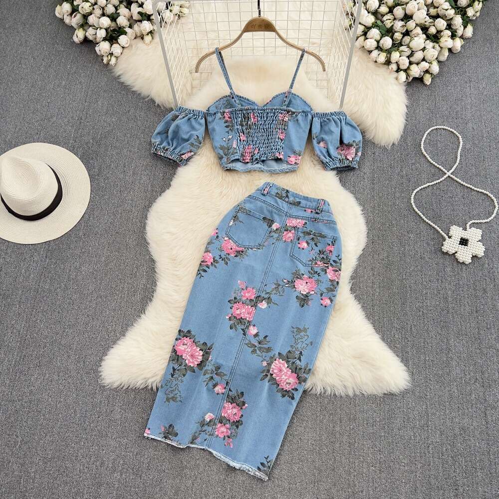Hong Kong Flavor Womens Sweet Spicy Girl Off the Shoulder Suspended Tank Top Wearing High Waist Split Half Skirt Set of Two Temperament Waist Short De