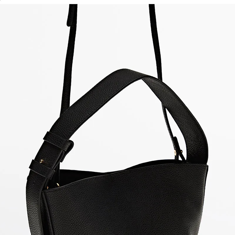 LINJER STRICKLIN Womens fashion bags Genuine Leather Retro Casual Shoulder Crossbody Cowhide Simple Half Moon hand 240722