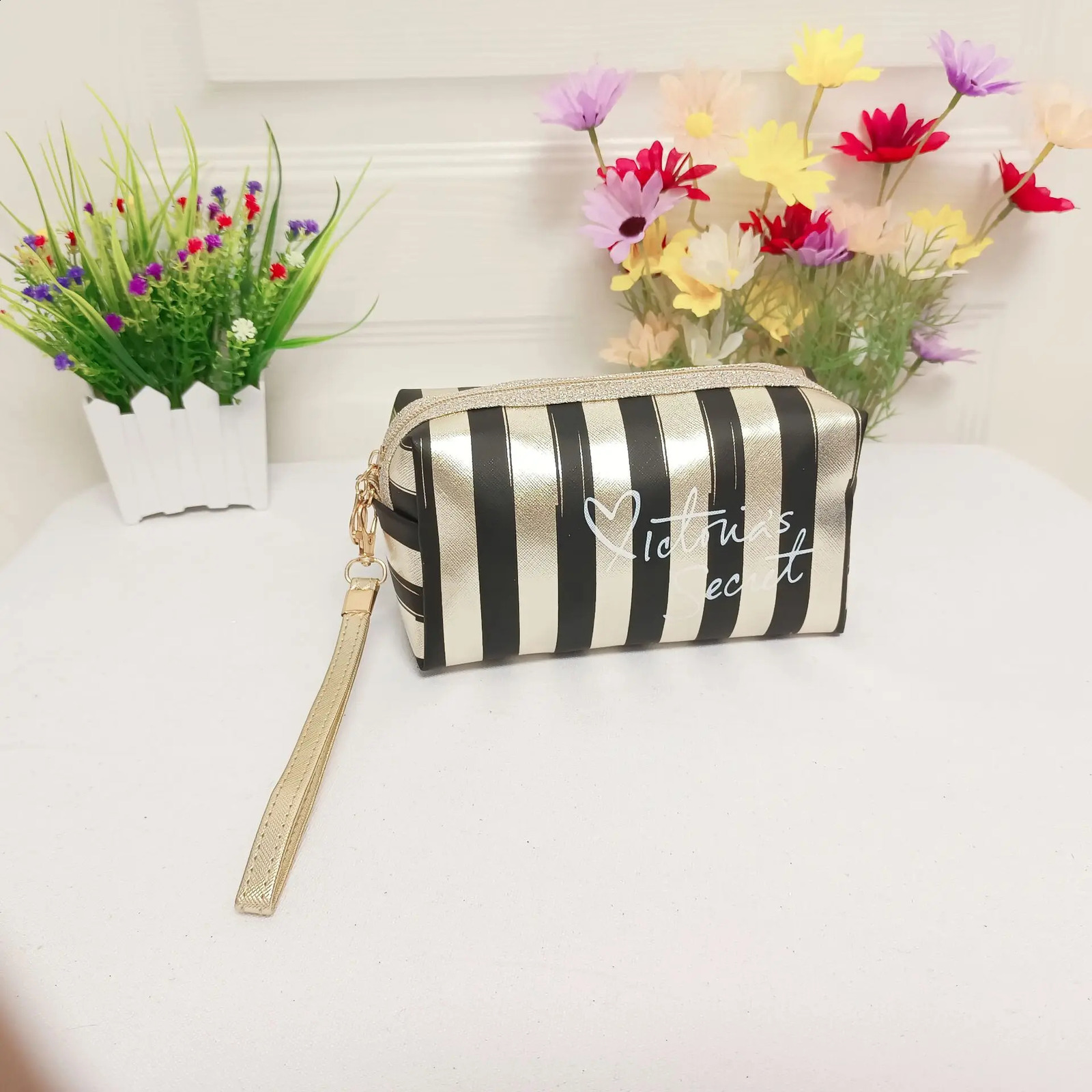 Portable Stripe Makeup Bag Small High Beauty Handheld Bag Mini Portable Cosmetic Storage Bag Waterproof Womens Bag 240723