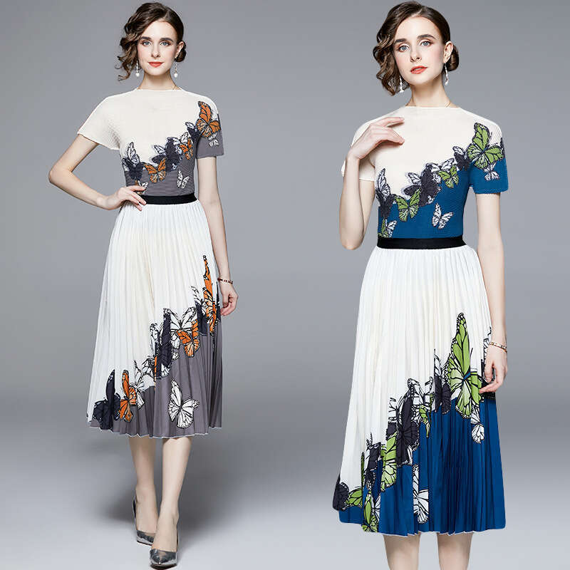 New Casual, Comfortable, Slimming, Belly Covering, Three House Pleated Two-piece Set with Oversized 3-meter Skirt Hem Temperament Novelty Waist Round 
