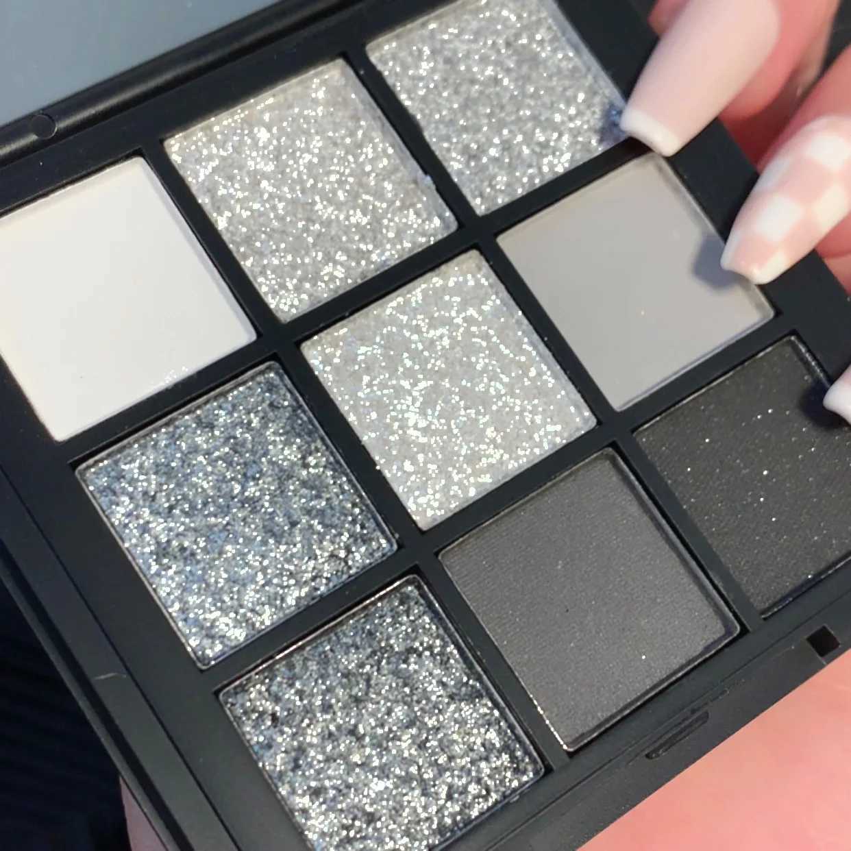 9 Color Personality Gothic Punk Smoke eye shadow Palette South Korea Shiny Matte High Pigment eye shadow Tray with Mirror MakeupW240730