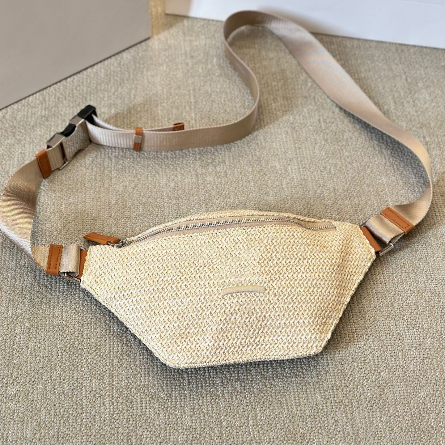 Luxury Designer Men's Women's Straw Belt Bags Casual Chest Bags Outdoor Bags Sports Bags Shoulder Bags Crossbody Bags Cosmetic Bags Phone Bags Cycling Travel Bags