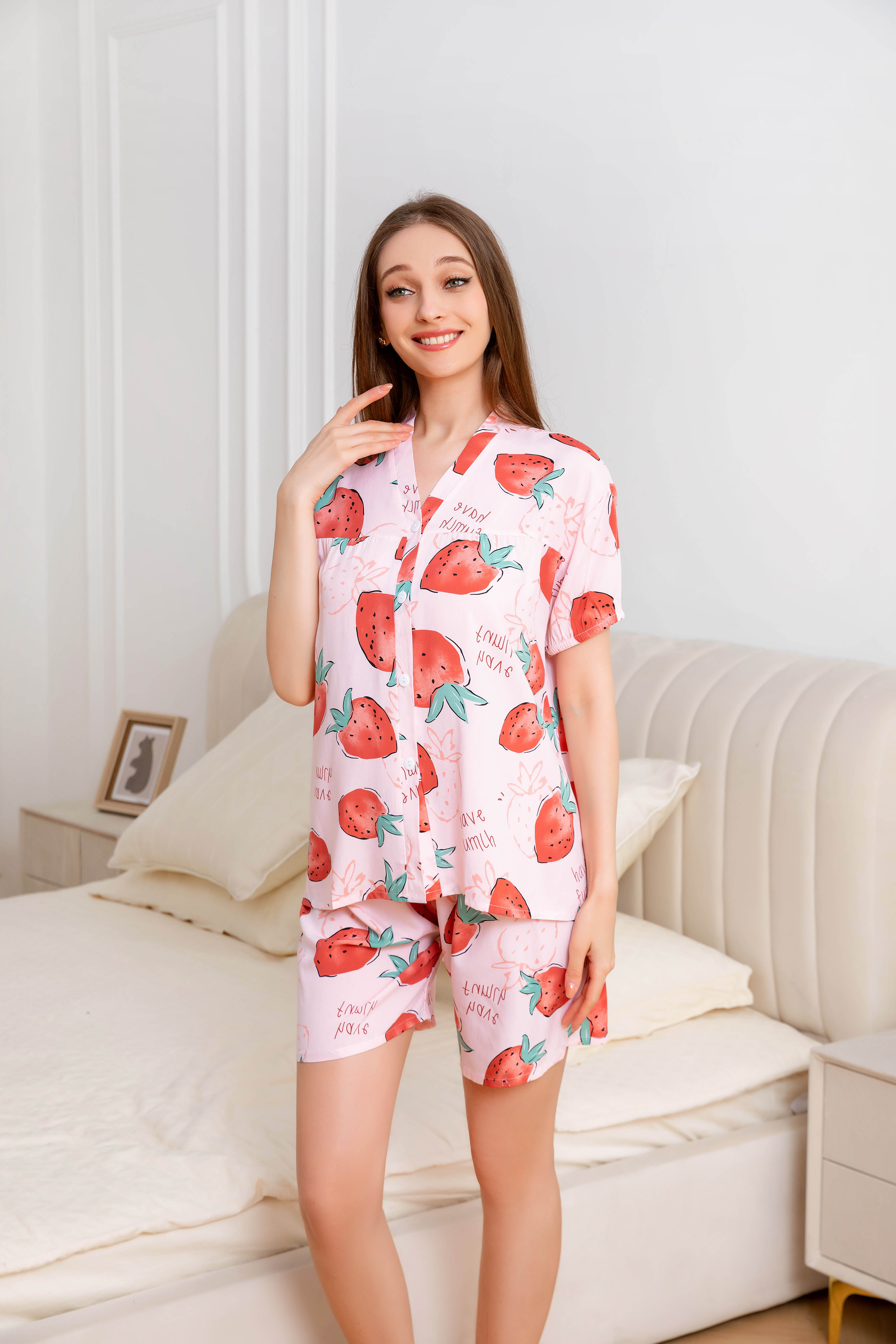 Women's home clothes pajamas foundation make-up strawberry shorts set D204