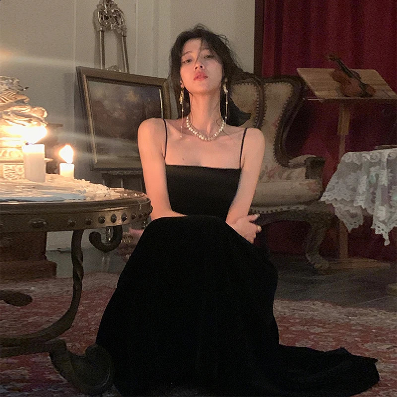 French Black Velvet Spaghetti Strap Midi Dresses for Women Autumn Elegant Party 2piece Aline Evening Prom Female Clothing 240627