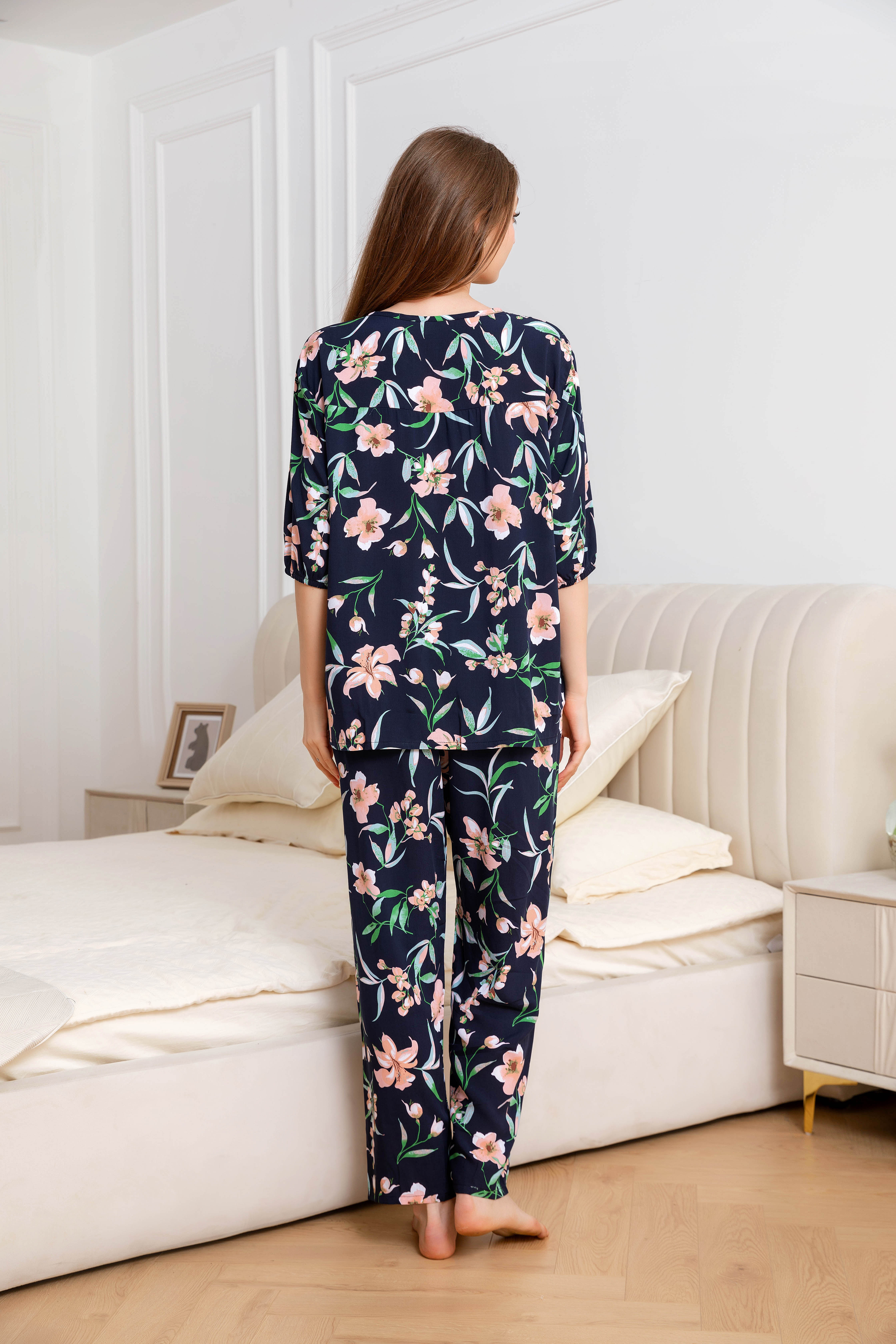 Women's Home Clothes, Pajamas, Black Bottom, Gardenia Flower Pants Set C208